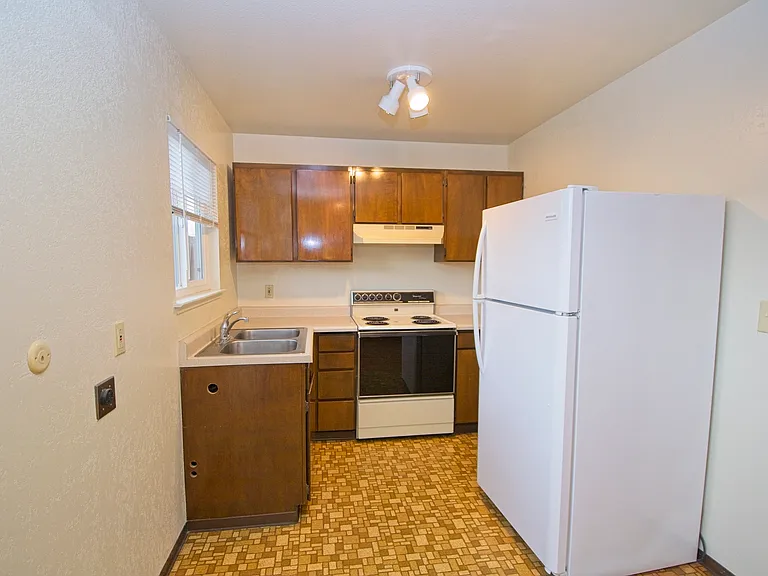 1600 E Long St #4 — Photo 2