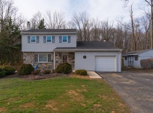 76 Mapleleaf Ln, Pottstown, PA 19464