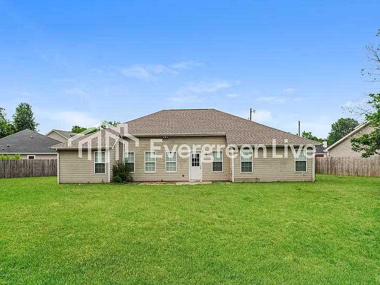 224 Guardian Dr — Photo 15
