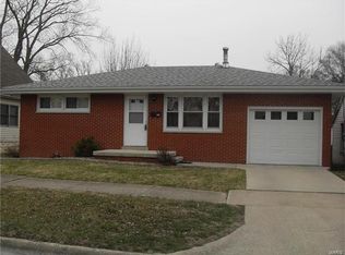 904 12th St, Highland, IL 62249