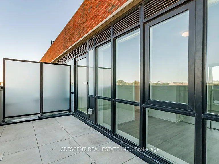 2300 Saint Clair Ave W #527 — Photo 22