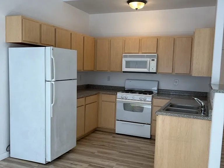 4915 E Russell Rd #143-7 — Photo 7