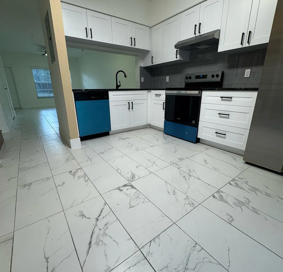 2 bed, 1110 sqft, $2,500 — Photo 2