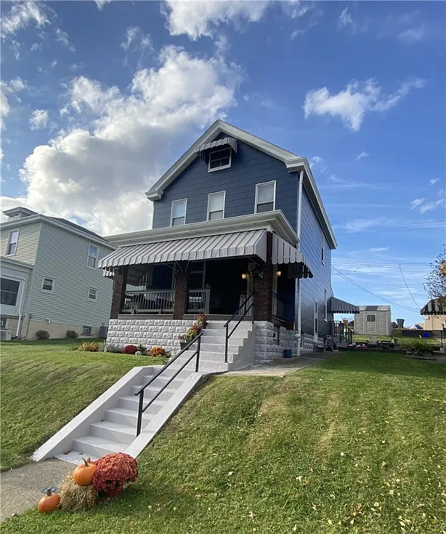 2379 E Beckert Ave photo 1