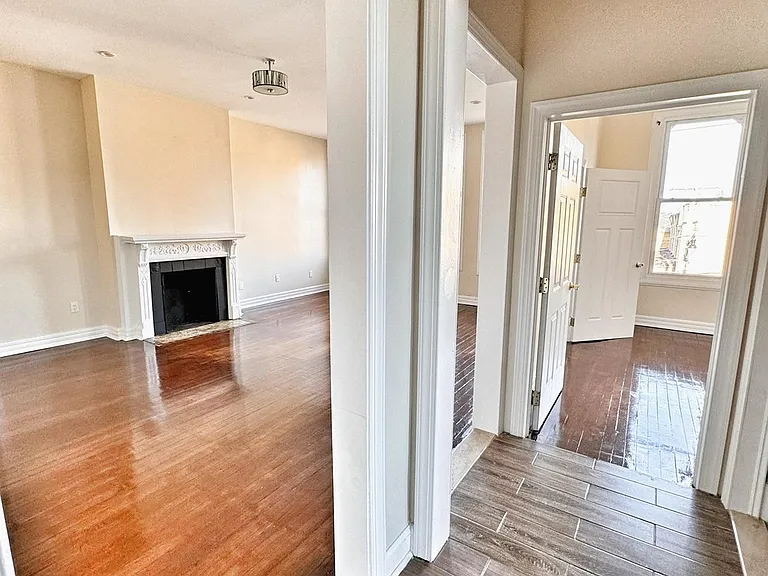 1315 Genesee St #13 — Photo 13