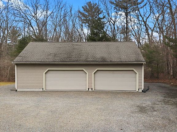 2nd image of 2140 Tanglewood Rd