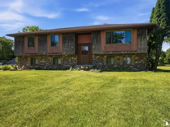 5343 Section Rd, Ottawa Lake, MI 49267