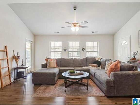 4th image of 172 Greenwood Cir