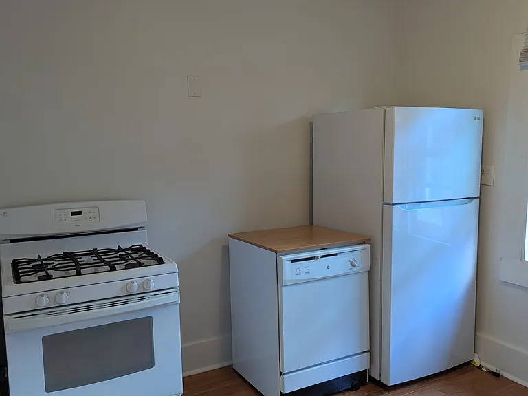 3258 Calvert St — Photo 6