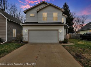 714 Maple St, Grand Ledge, MI 48837