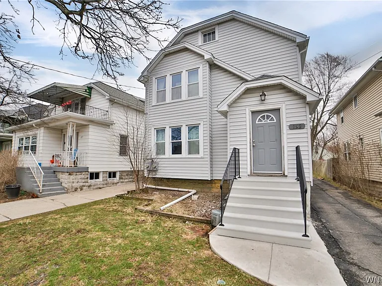 153 Springville Ave #LOWER — Photo 1