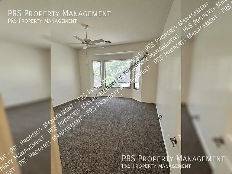 8003 W Clara Ln — Photo 30