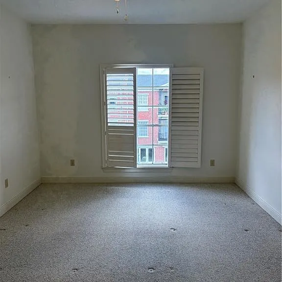 801 Rue Burgundy #319 — Photo 10