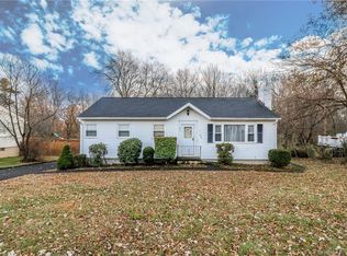 700 Plattsville Rd, Trumbull, CT 06611