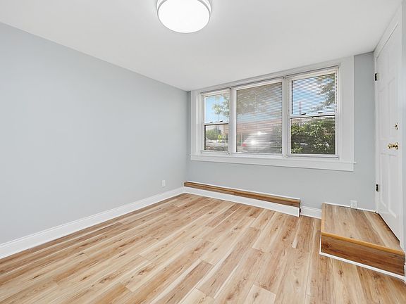 2nd image of 3007 N Ashland Ave #1F