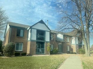 15426 Ashley Ct, Macomb, MI 48044