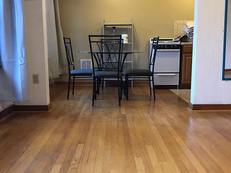 4235 Brooklyn Ave NE — Photo 7