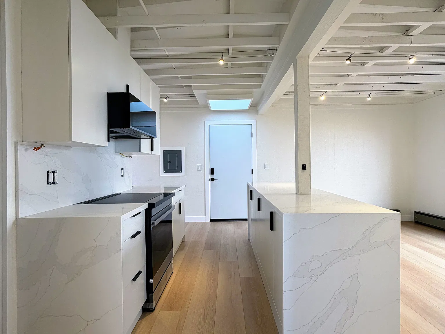 2 bed, 1.5 bath, 900 sqft, $4,795 — Photo 4