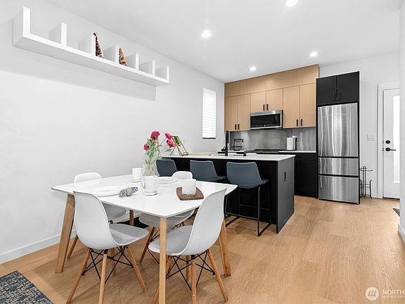 5th image of 10354 Wallingford Avenue N #B