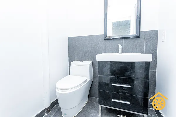 Rented by Reubel Group LLC | media 16