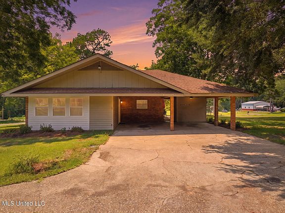 2nd image of 9260 Pinecrest Dr
