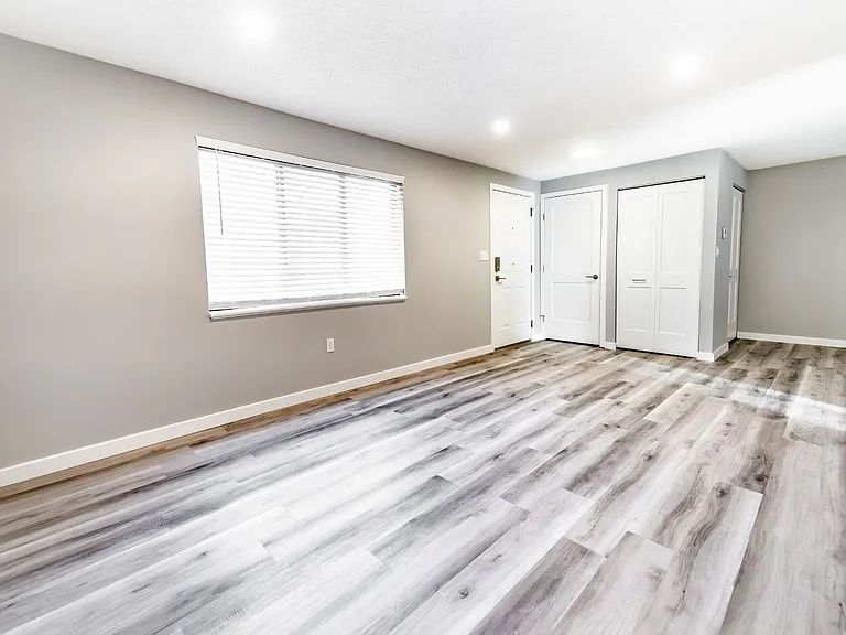 OakWood Park -- No up-front security deposit required! — Photo 15