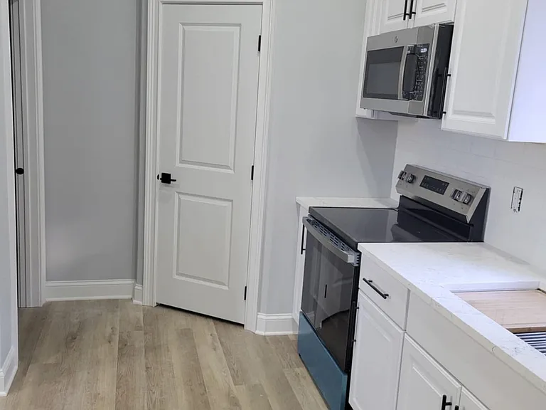 31 Mendon St — Photo 3
