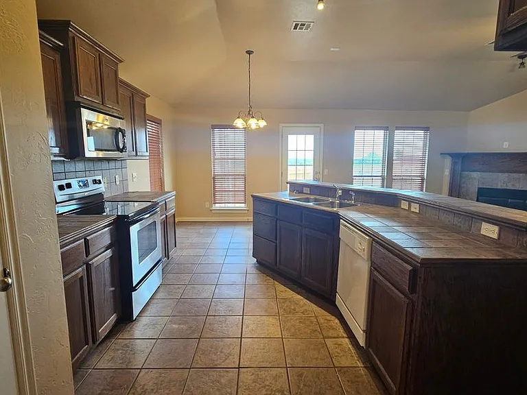 221 Dollina Ct — Photo 5