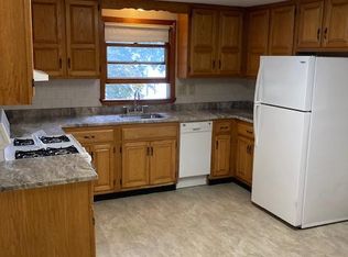 70 Moore St, Lowell, MA 01852