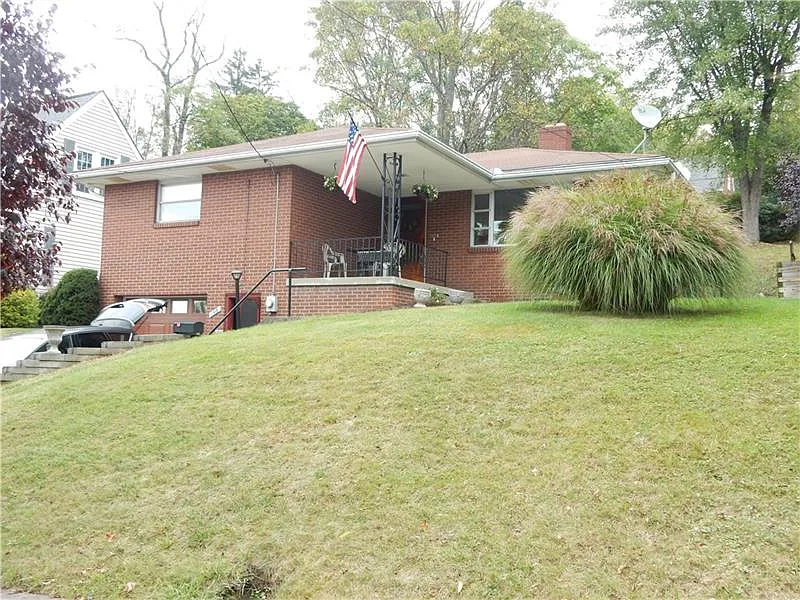 196 Dewey Ave photo 1