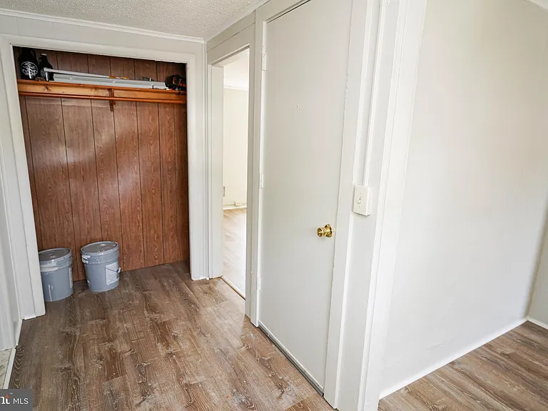 202 E Grove St #A — Photo 9