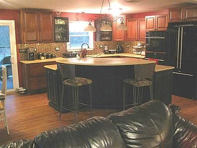 1st image of 80 Whitman Dr