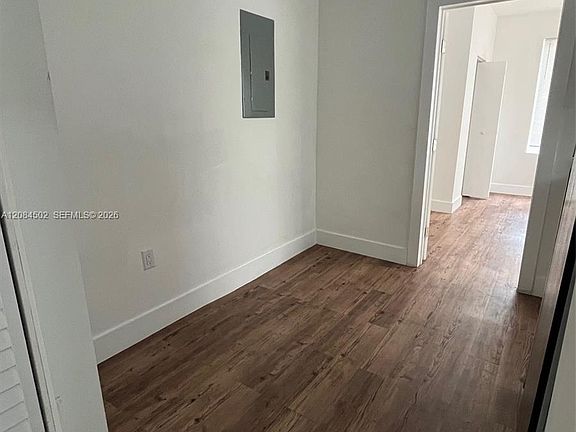 5th image of 321 SW 9th Ave APT 7