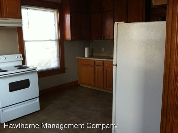 4th image of 2033 N Ivy Ln
