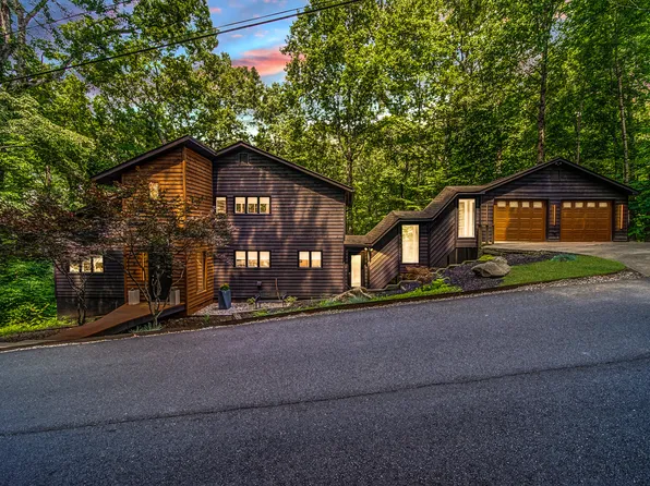 112 W Lake Dr, Roswell, GA 30075