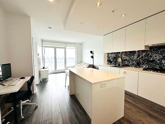 5th image of 4650 Brentwood Blvd #4203