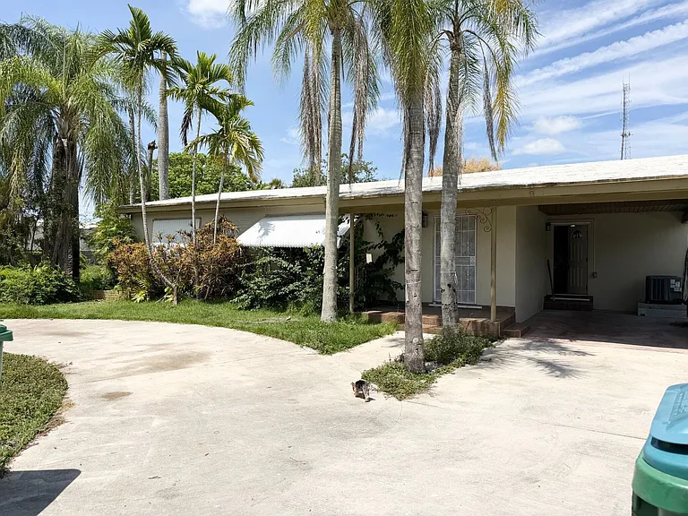 24700 SW 129th Ave — Photo 1