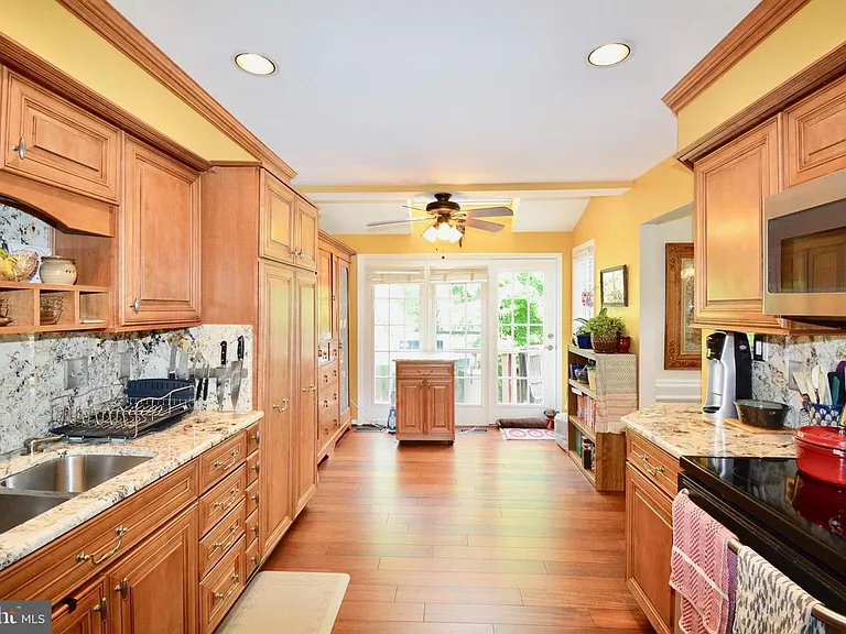 6153 Summer Park Ln — Photo 14