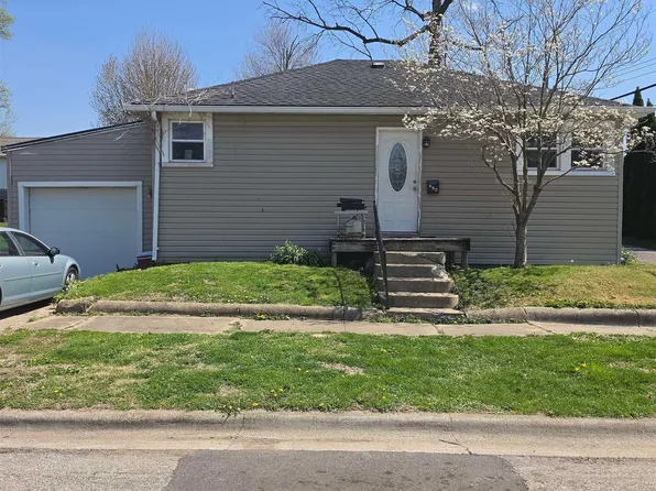 220 Pine St, Lincoln, IL 62656