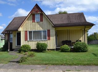 120 Taylor St, Hurricane, WV 25526