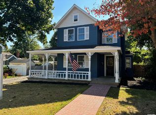 52 Carman St, Patchogue, NY 11772