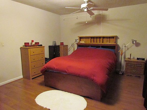 4th image of 1726 Clayton Dr