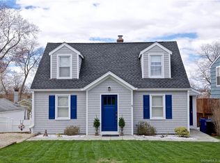8 Amundsen St, Norwalk, CT 06855