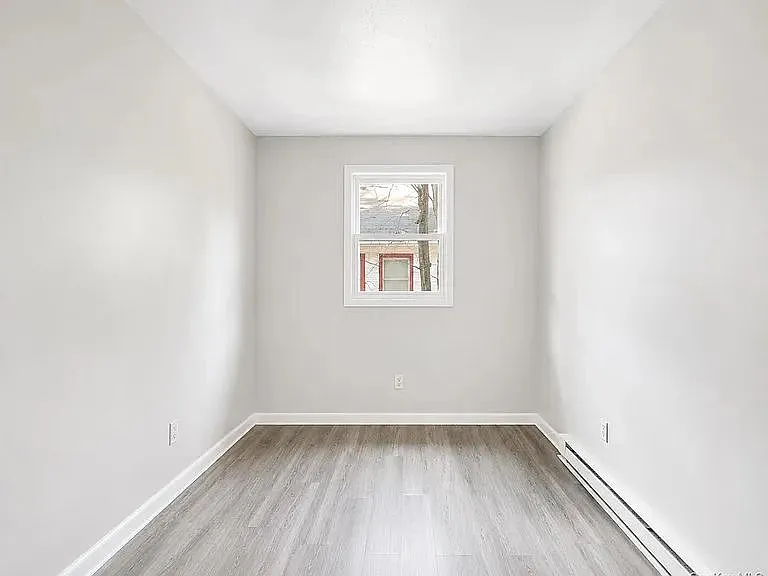 4 bed, $2,150 — Photo 4