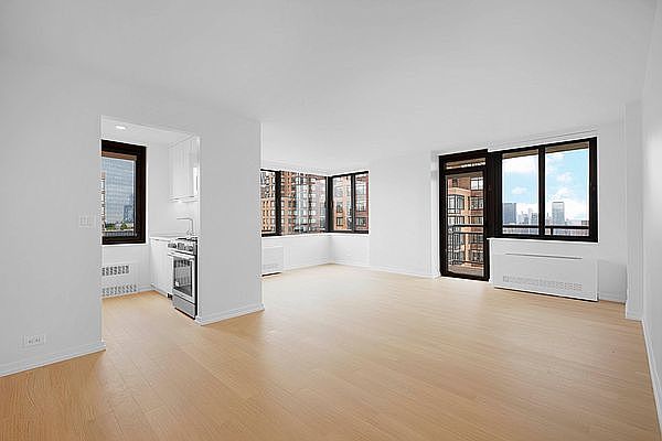 1st image of 124 W 60th St APT 31d