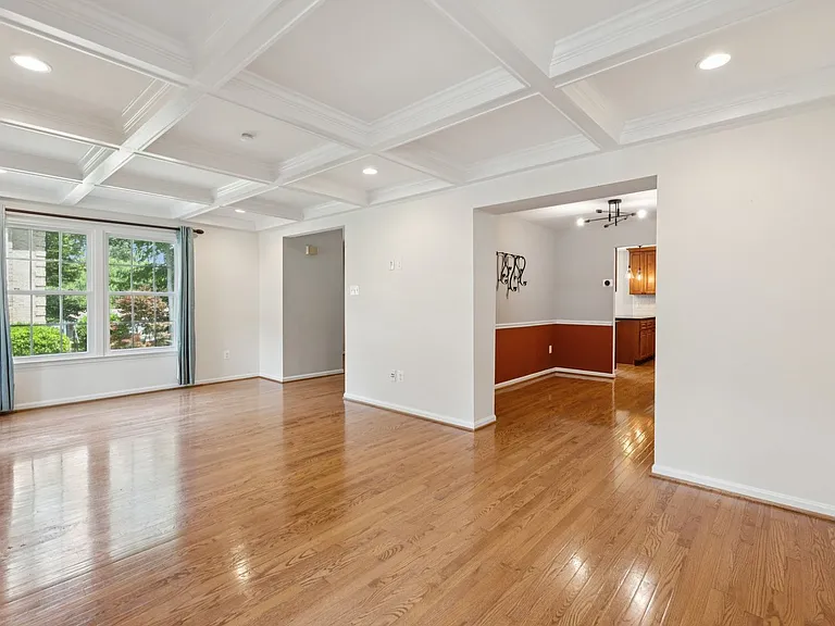 7401 Willshire Hunt Ct — Photo 6
