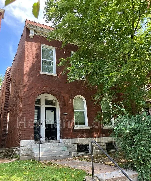 4500 S Grand Blvd #1F