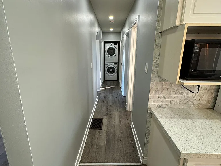 83 Park Ave — Photo 3
