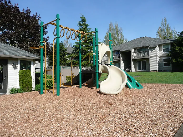 The Heights Apartments — Photo 44