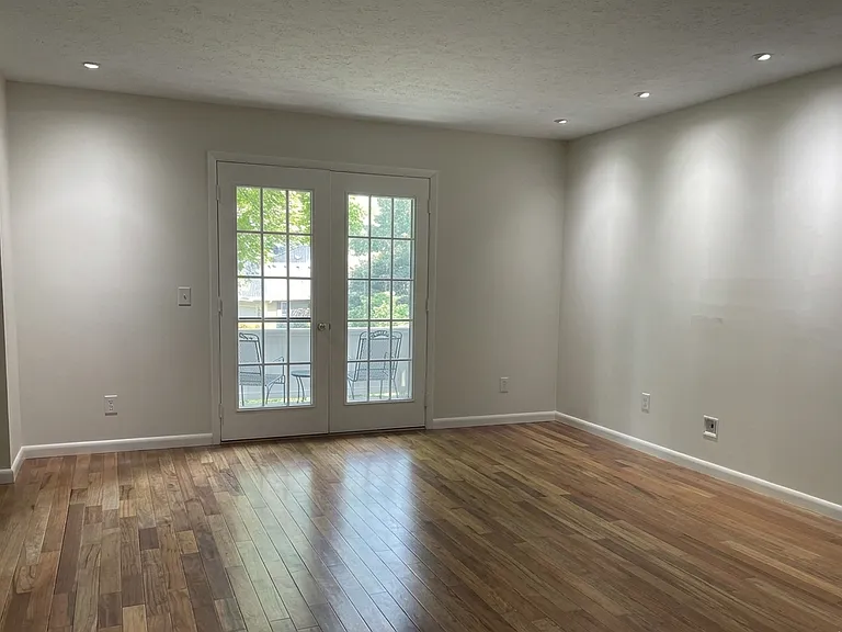56 Wood Creek Dr — Photo 9